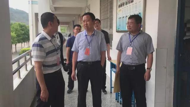 刘志生深入县中考考点巡考